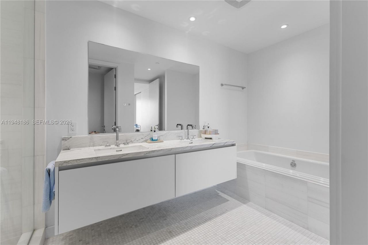 700 NE 26th Ter, Unit 4701, Miami, FL 33137 Photo