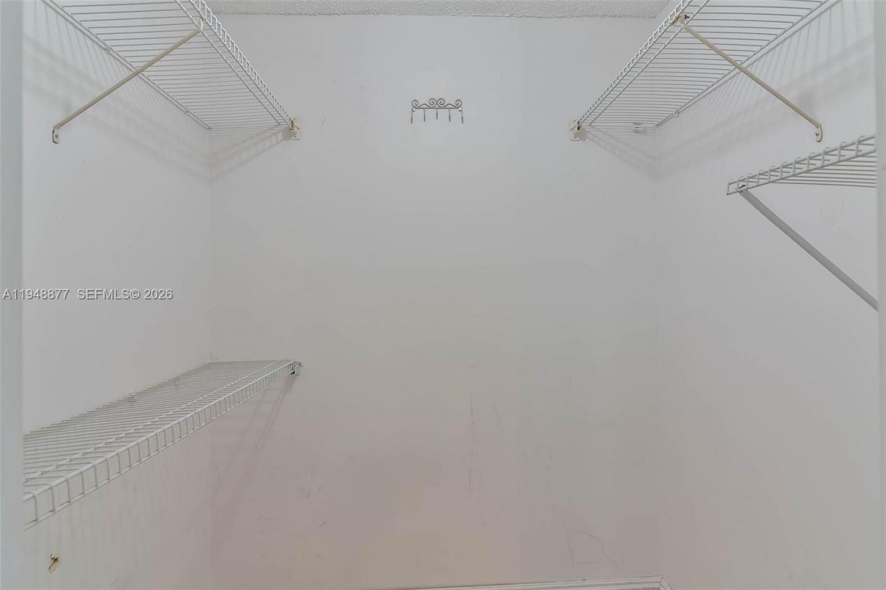 8895 Fontainebleau Blvd, Unit 407, Miami, FL 33172 Photo