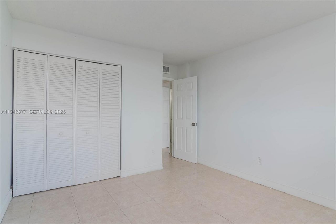8895 Fontainebleau Blvd, Unit 407, Miami, FL 33172 Photo