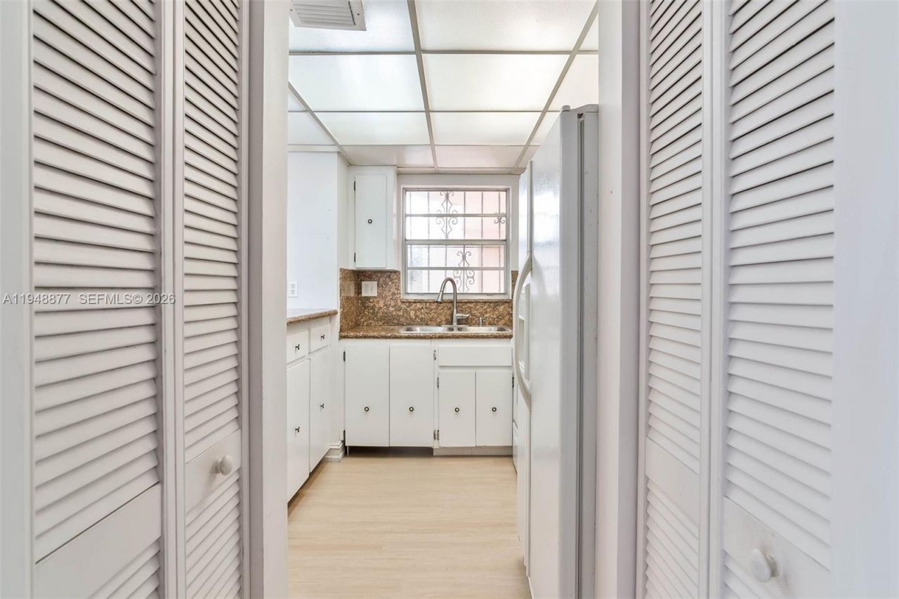 8895 Fontainebleau Blvd, Unit 407, Miami, FL 33172 Photo