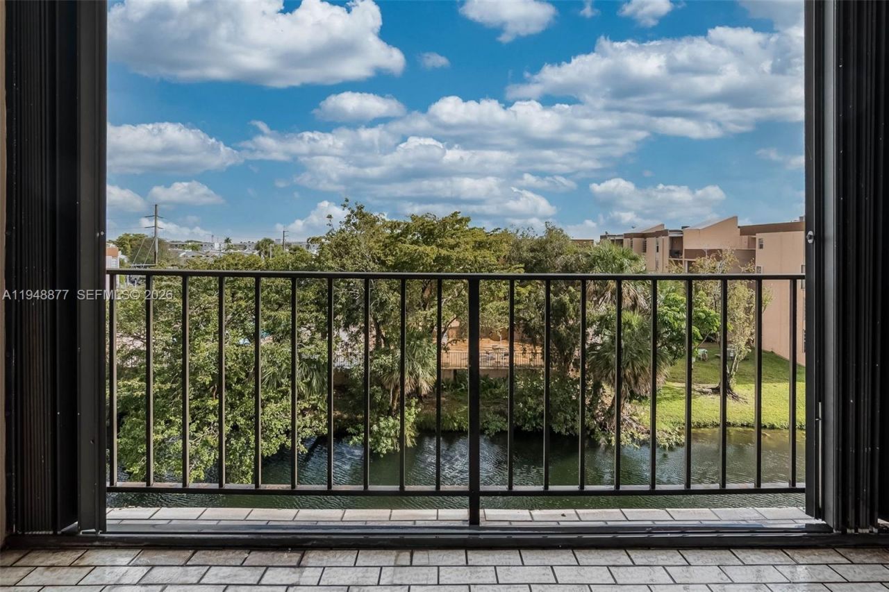 8895 Fontainebleau Blvd, Unit 407, Miami, FL 33172 Photo