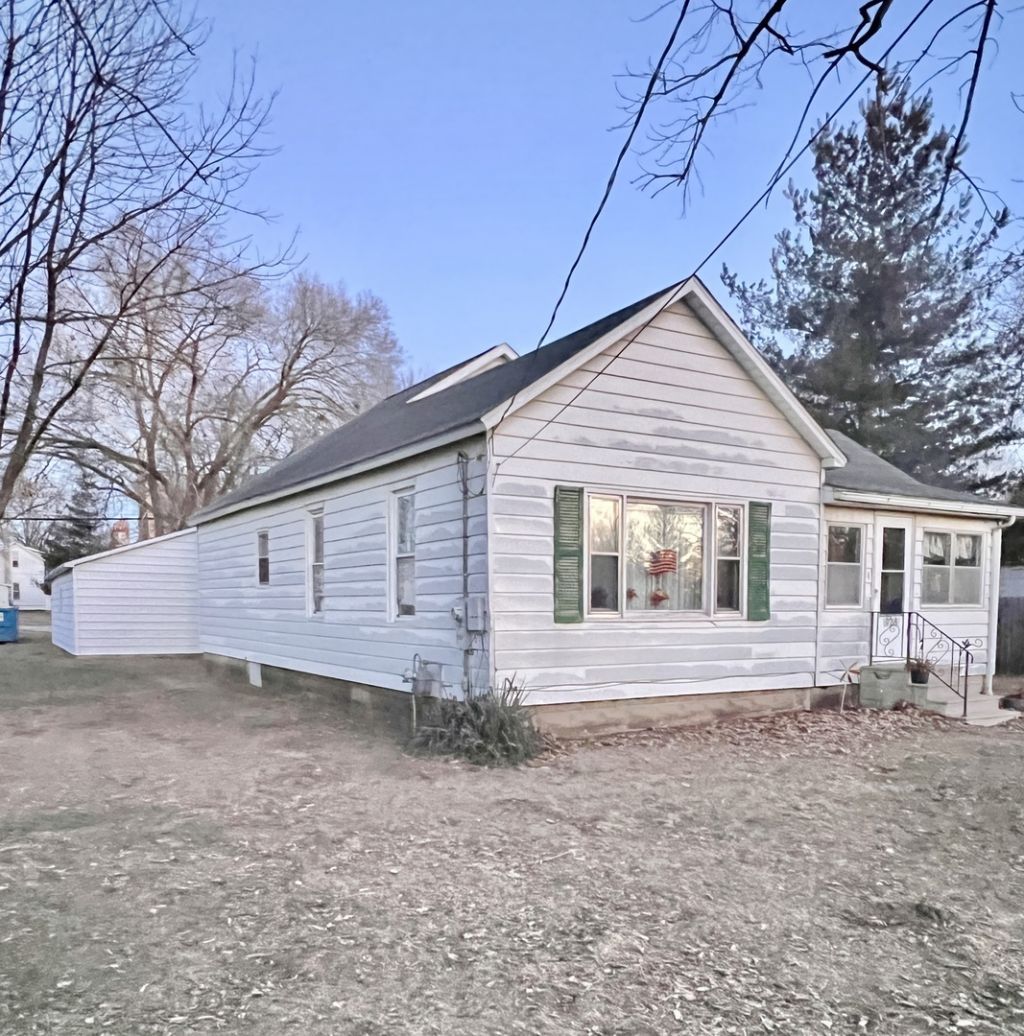 925 8th Street, Erie, IL 61250 Main Photo