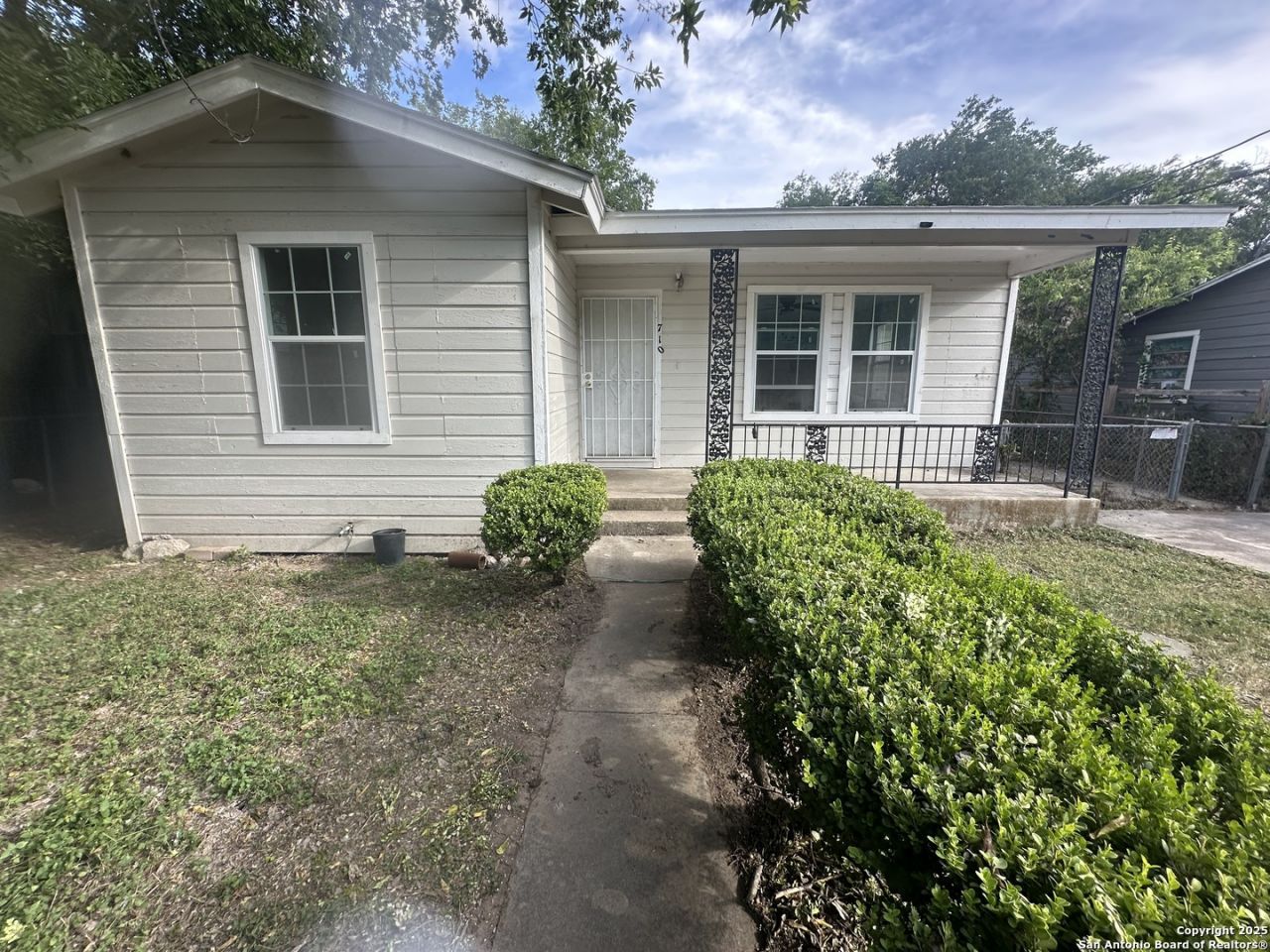 710 Sterling, San Antonio, TX 78220 Main Photo