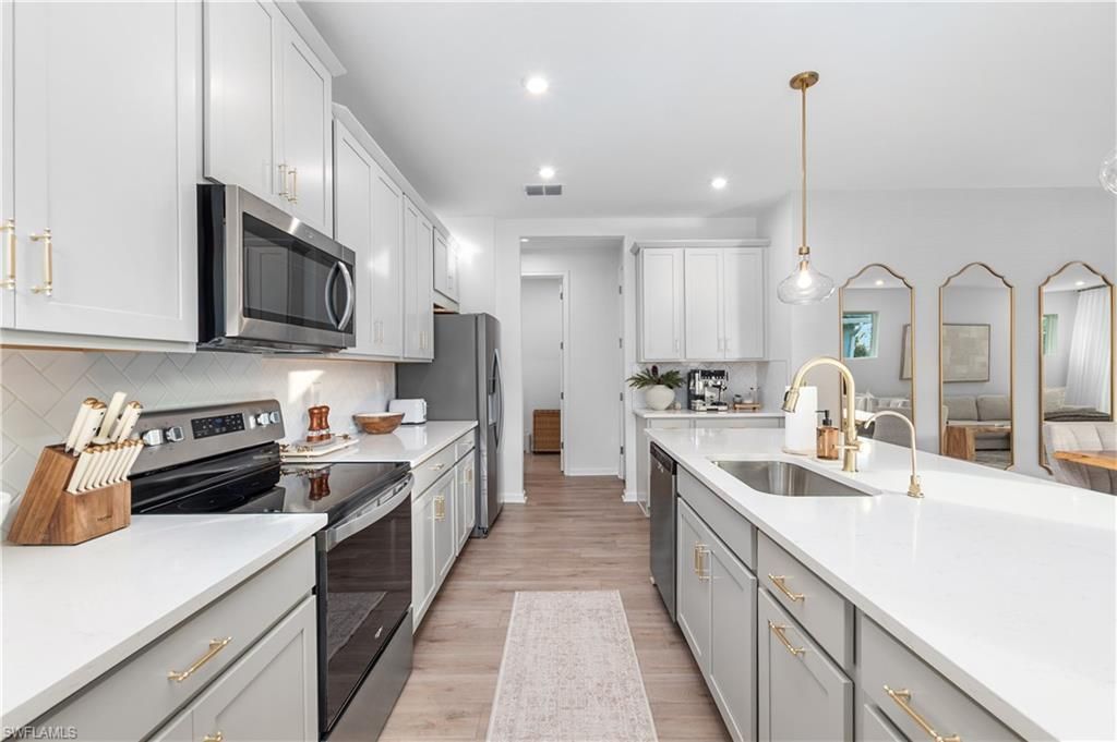 10313 Bonavie Cove Dr, Fort Myers, FL 33966 Photo