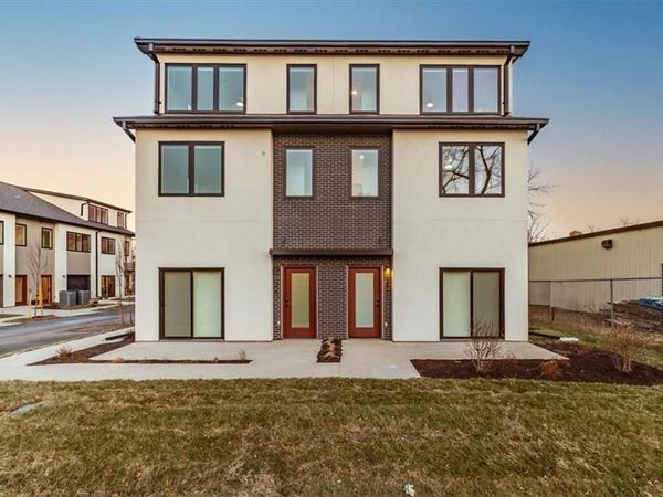 2907-2911 Forest Avenue, Kansas City, MO 64109