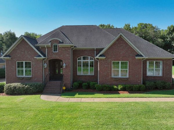 825 Piccadilly Dr, Nolensville, TN 37135