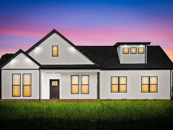 3860 Chapel Hill Rd, Clarksville, TN 37040