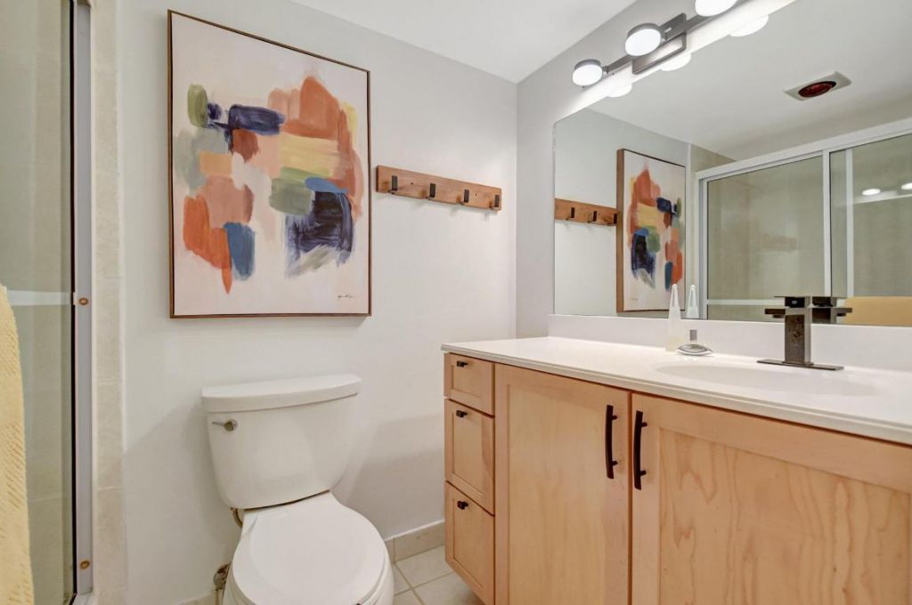 23 Colonial Club Drive, Unit 204, Boynton Beach, FL 33435 Photo