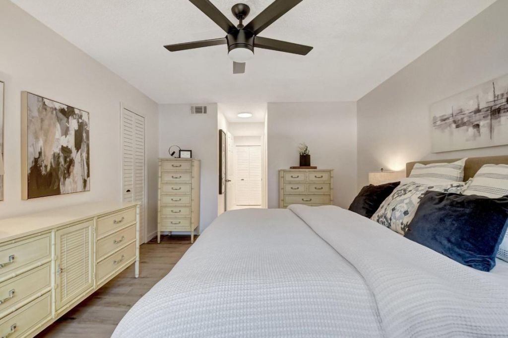 23 Colonial Club Drive, Unit 204, Boynton Beach, FL 33435 Photo