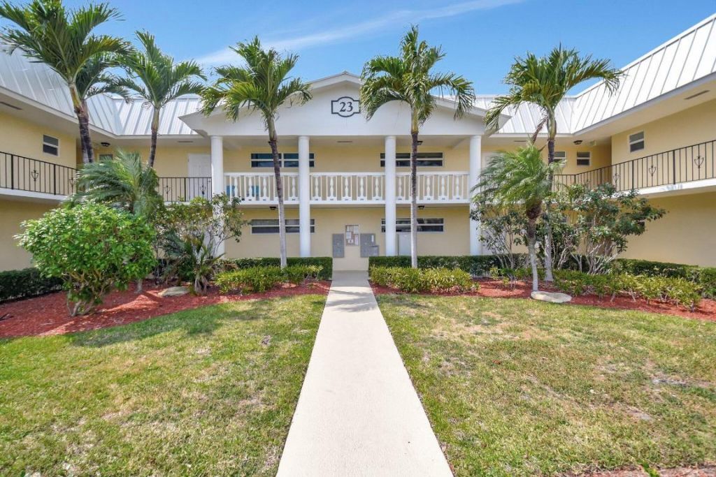 23 Colonial Club Drive, Unit 204, Boynton Beach, FL 33435 Photo
