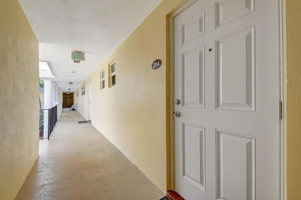 23 Colonial Club Drive, Unit 204, Boynton Beach, FL 33435 Photo