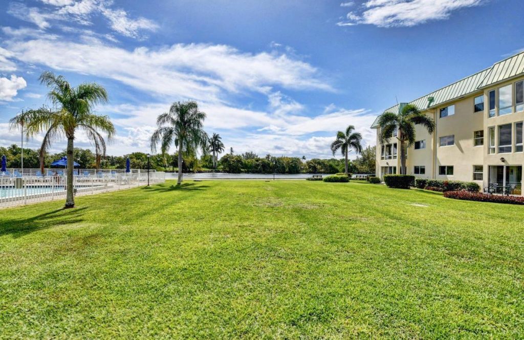 23 Colonial Club Drive, Unit 204, Boynton Beach, FL 33435 Photo