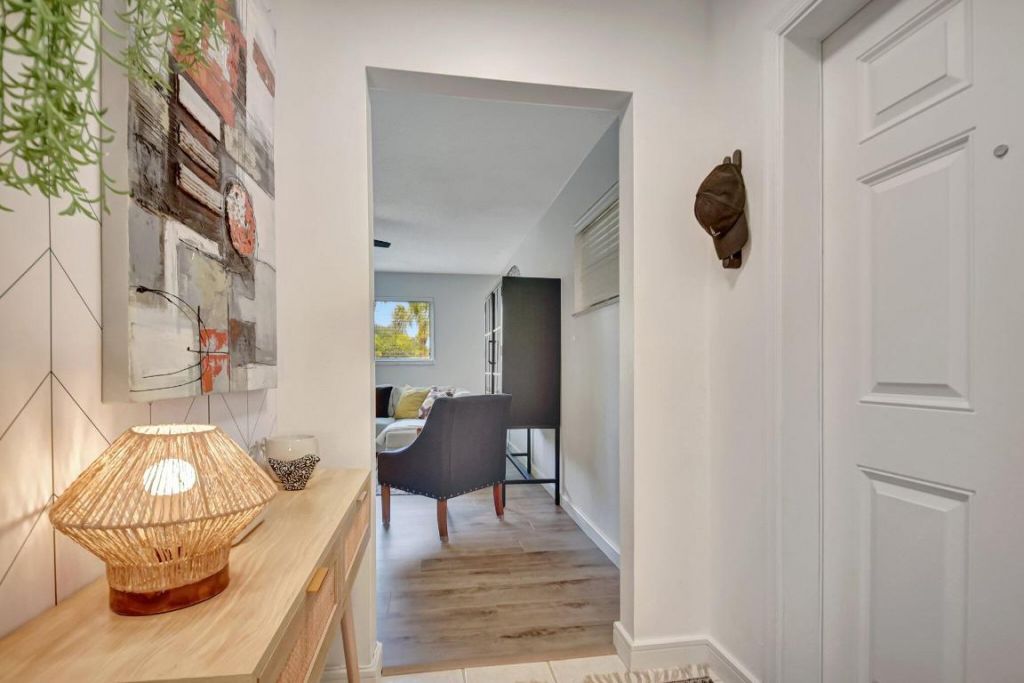 23 Colonial Club Drive, Unit 204, Boynton Beach, FL 33435 Photo