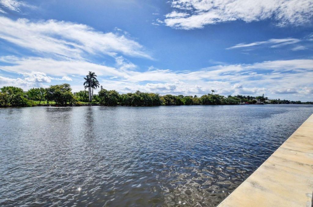 23 Colonial Club Drive, Unit 204, Boynton Beach, FL 33435 Photo