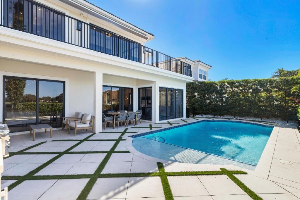 2085 Regents Boulevard, West Palm Beach, FL 33409 Photo