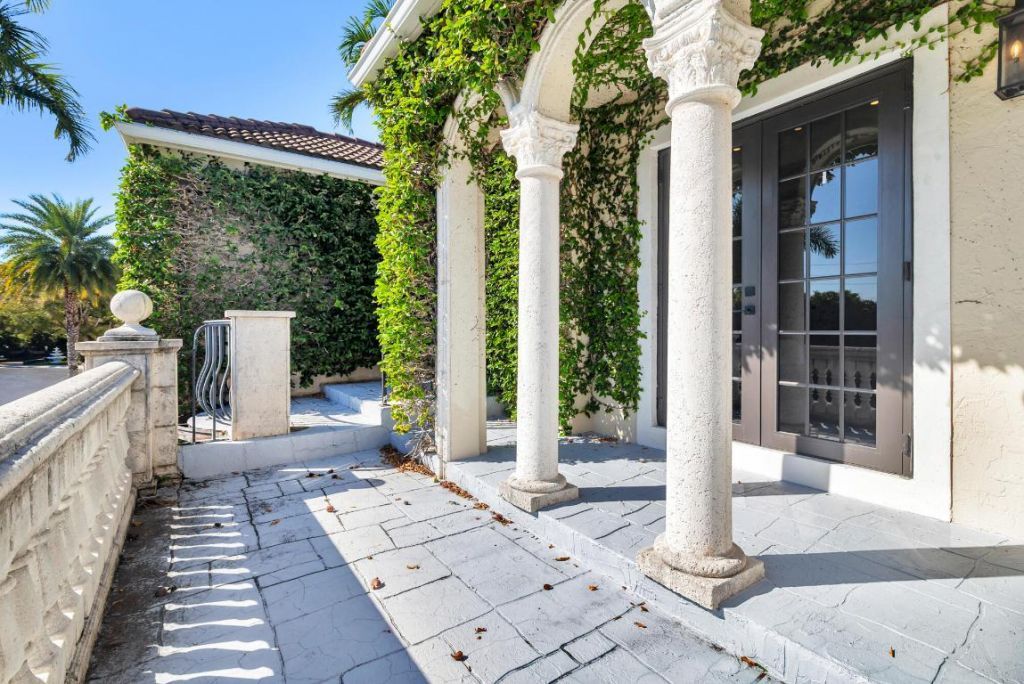 2085 Regents Boulevard, West Palm Beach, FL 33409 Photo