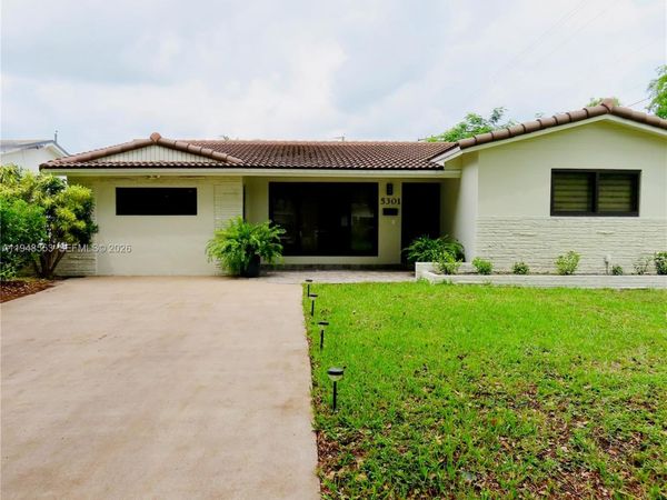 5301 Pierce St, Hollywood, FL 33021