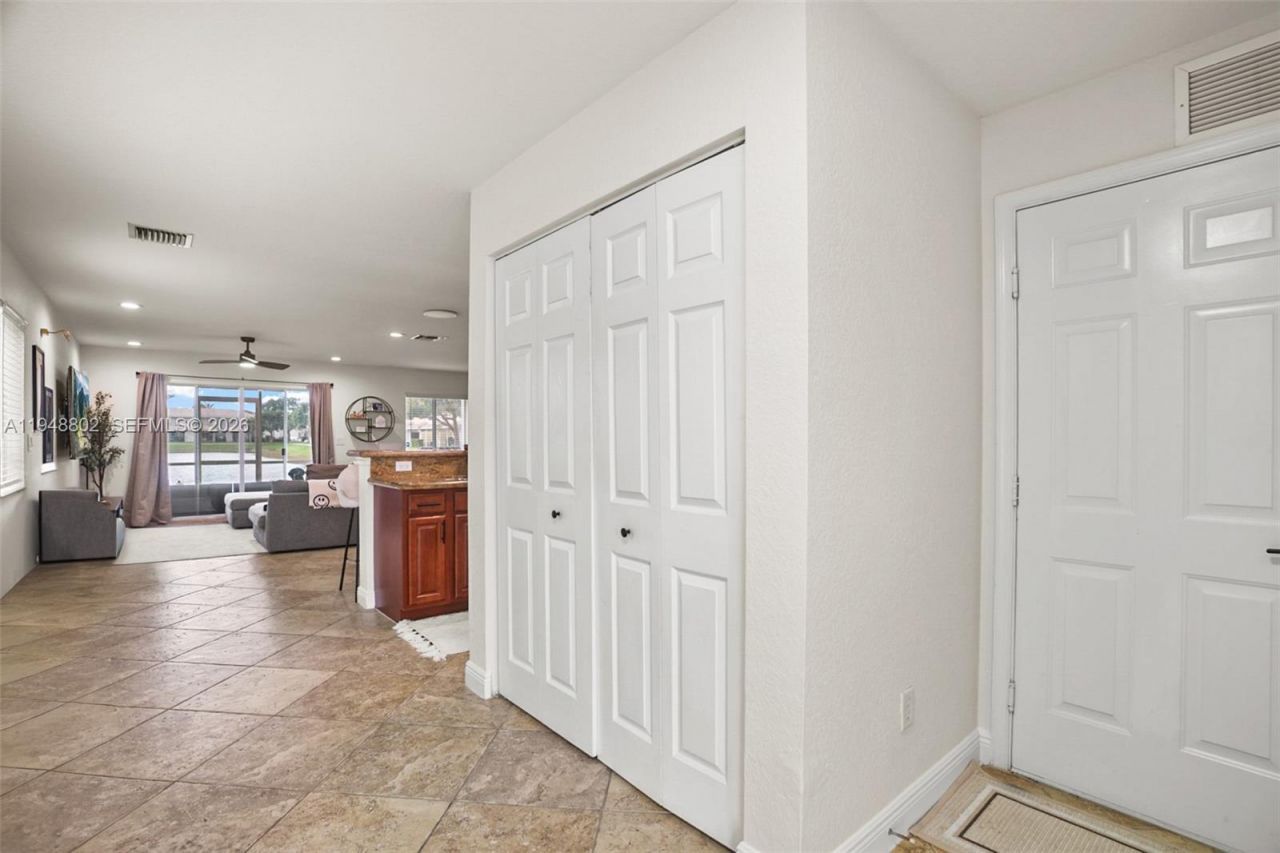 5951 Royal Way, Tamarac, FL 33321 Photo