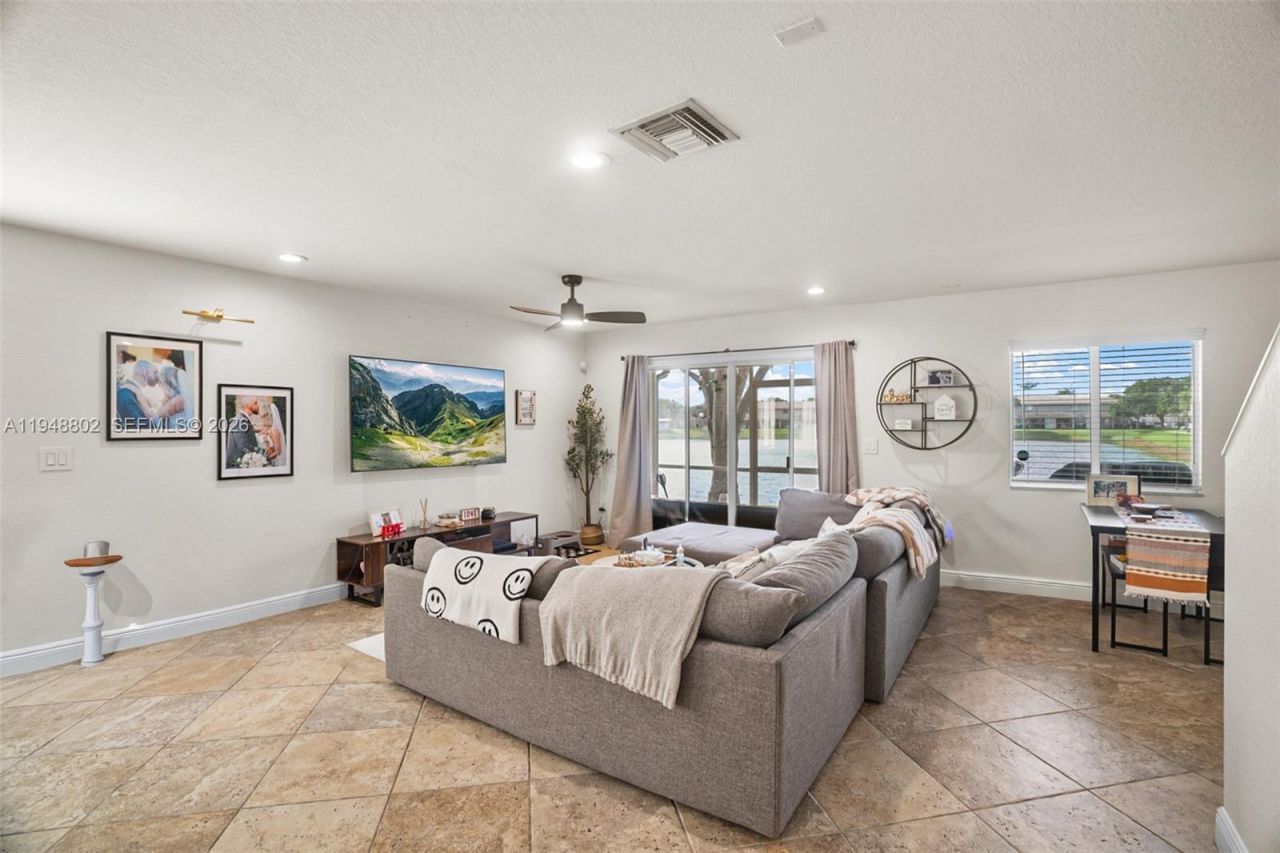 5951 Royal Way, Tamarac, FL 33321 Photo