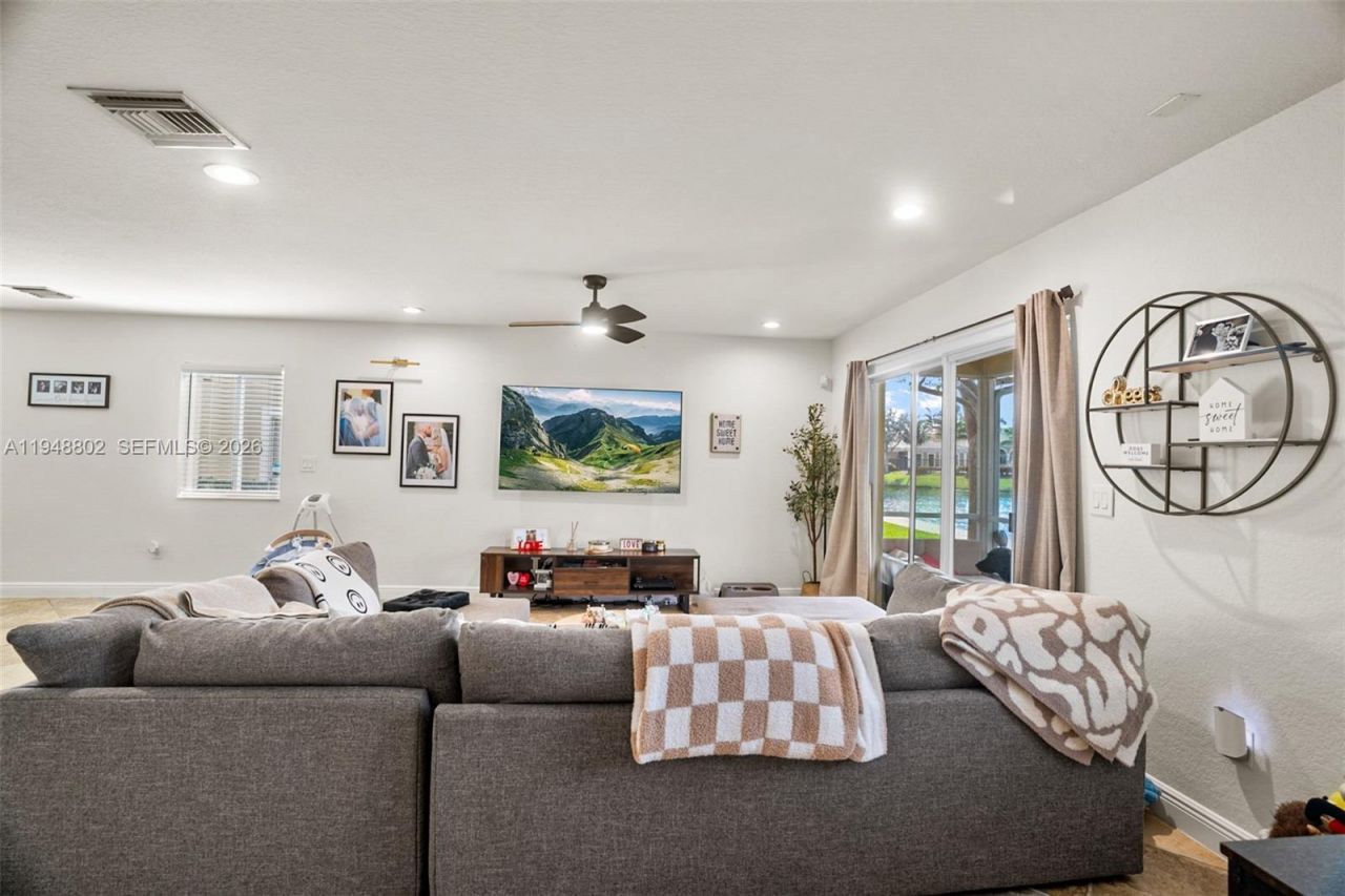 5951 Royal Way, Tamarac, FL 33321 Photo