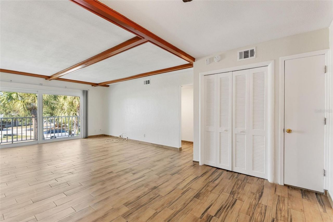 4250 37th Street S, Unit 5, Saint Petersburg, FL 33711 Photo