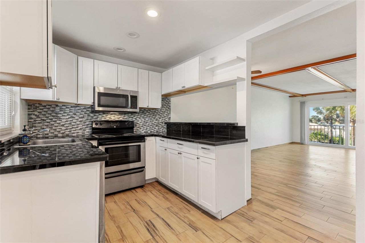 4250 37th Street S, Unit 5, Saint Petersburg, FL 33711 Photo