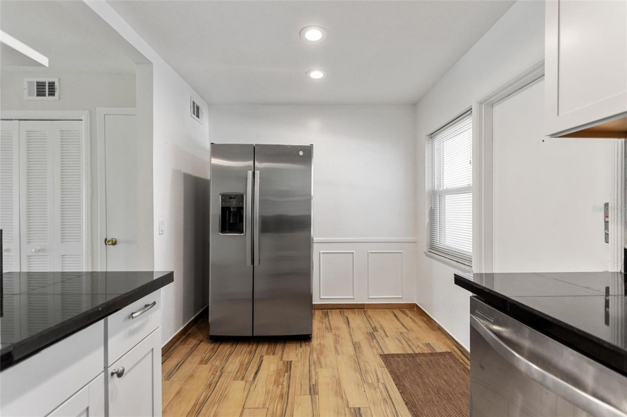 4250 37th Street S, Unit 5, Saint Petersburg, FL 33711 Photo