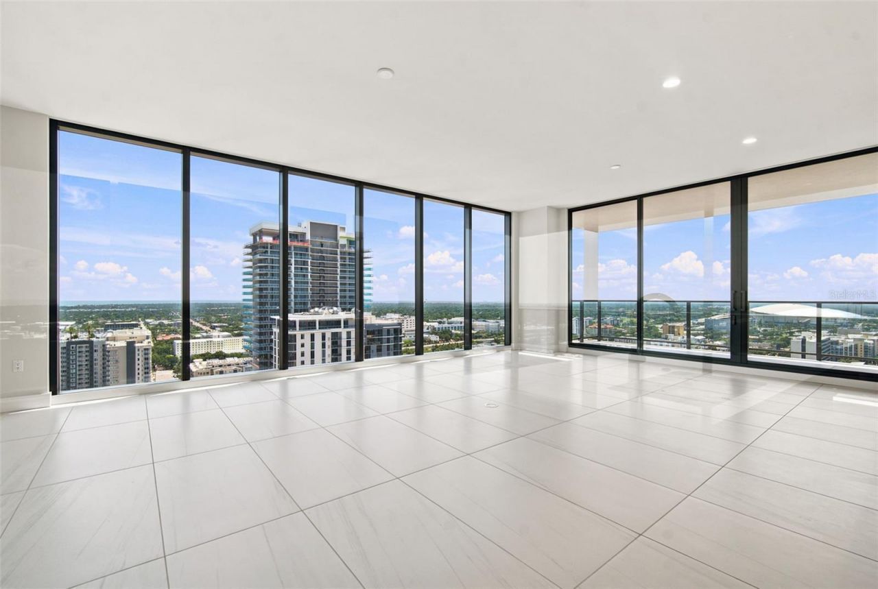 275 1st Ave South, Unit 2606, Saint Petersburg, FL 33701 Photo