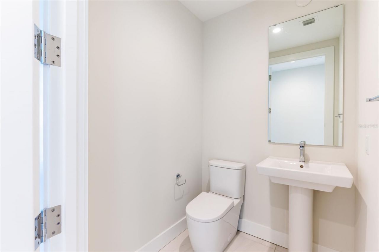 275 1st Ave South, Unit 2606, Saint Petersburg, FL 33701 Photo