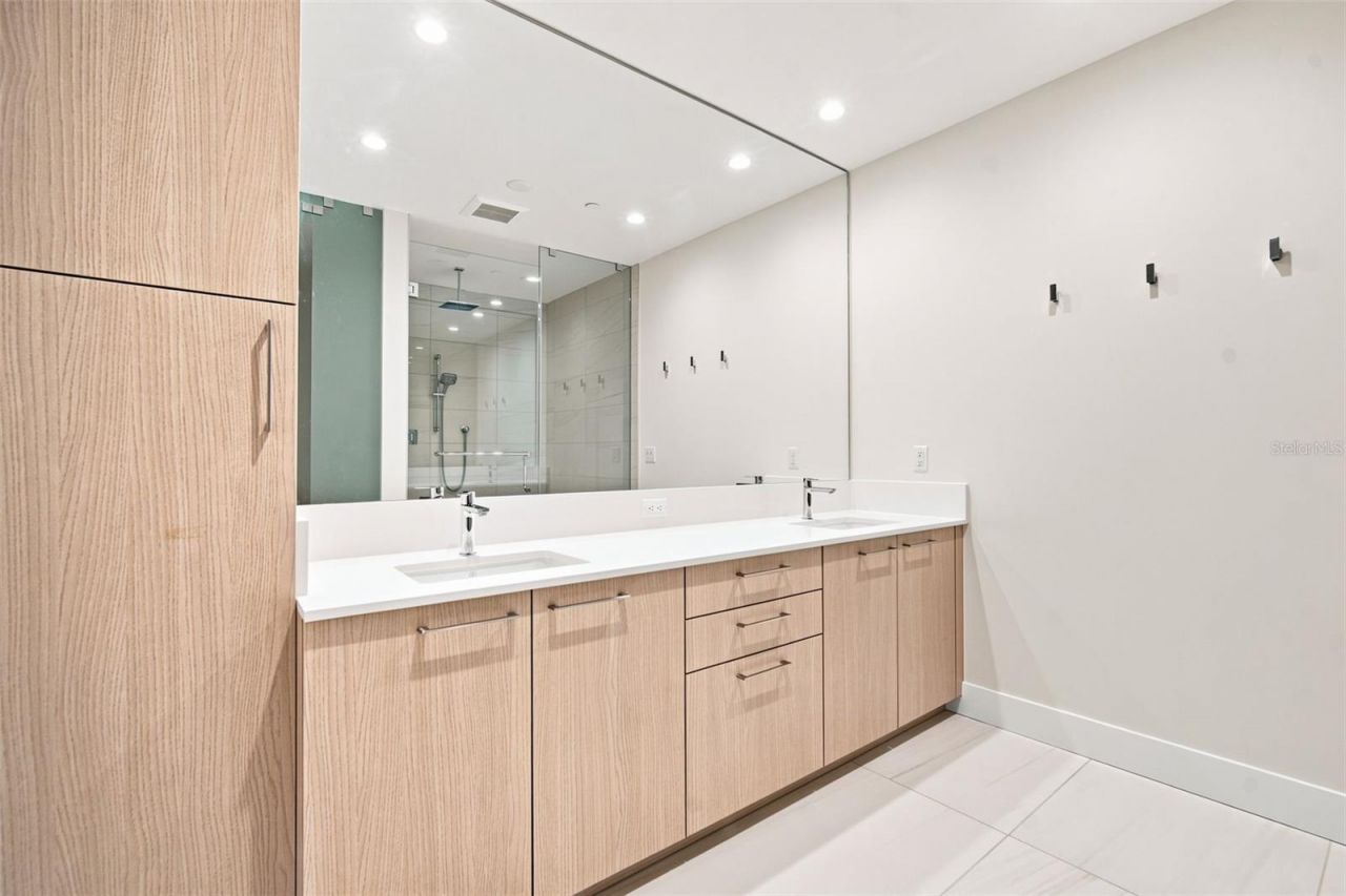 275 1st Ave South, Unit 2606, Saint Petersburg, FL 33701 Photo