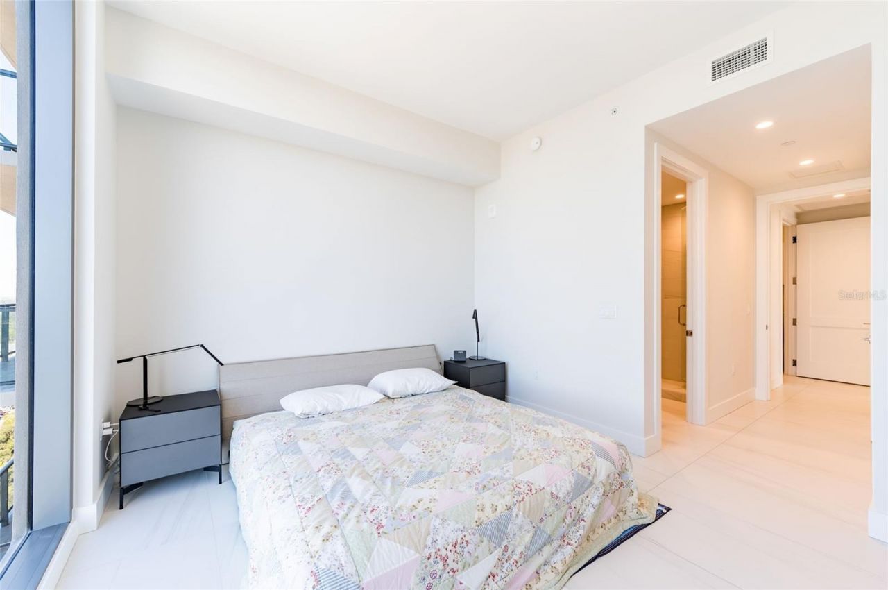 275 1st Ave South, Unit 2606, Saint Petersburg, FL 33701 Photo