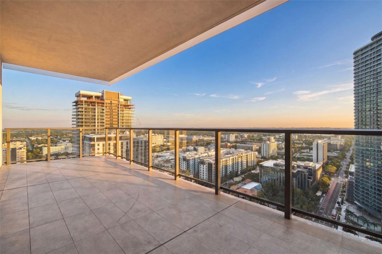 275 1st Ave South, Unit 2606, Saint Petersburg, FL 33701 Photo