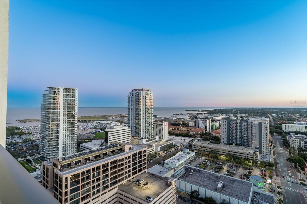 275 1st Ave South, Unit 2606, Saint Petersburg, FL 33701 Photo