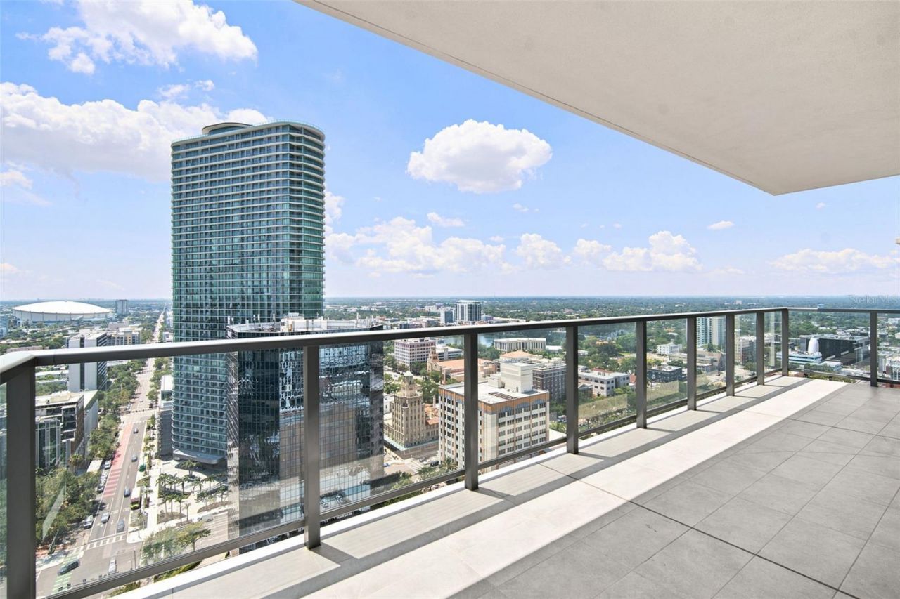275 1st Ave South, Unit 2606, Saint Petersburg, FL 33701 Photo