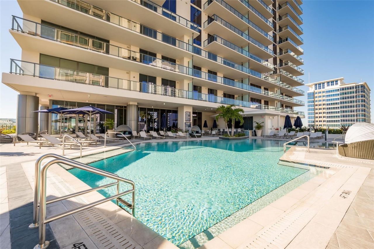 275 1st Ave South, Unit 2606, Saint Petersburg, FL 33701 Photo