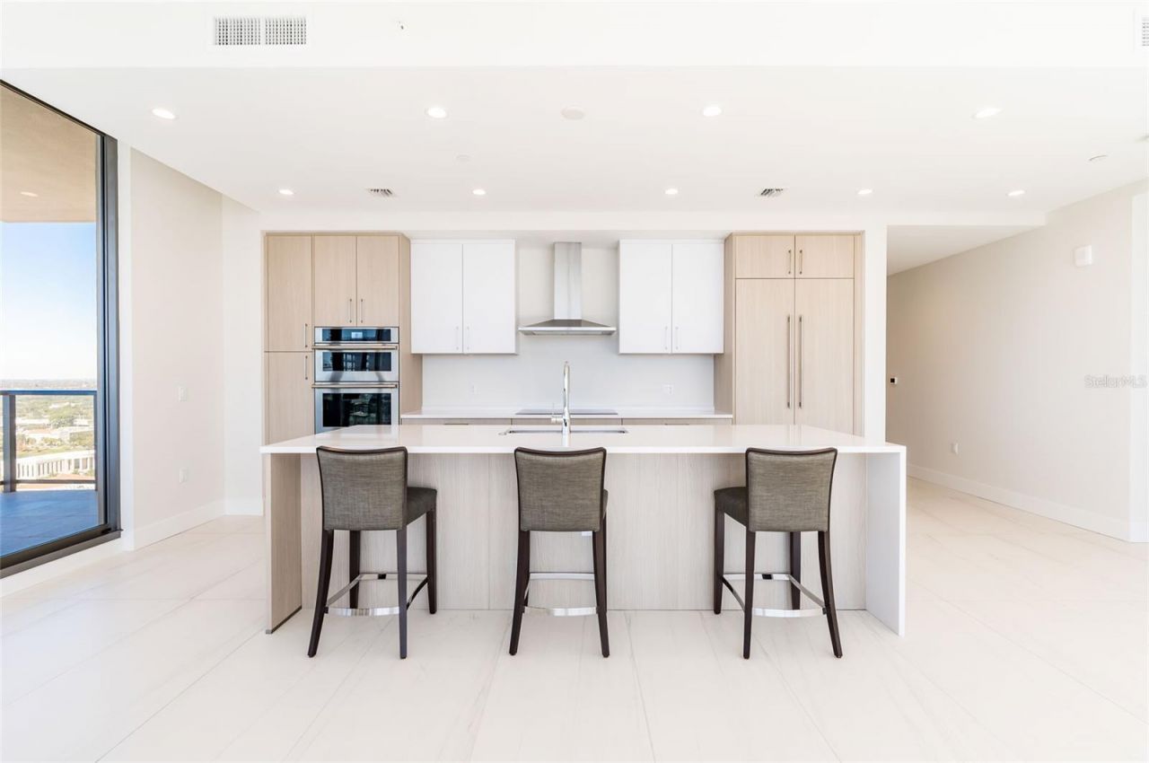 275 1st Ave South, Unit 2606, Saint Petersburg, FL 33701 Photo