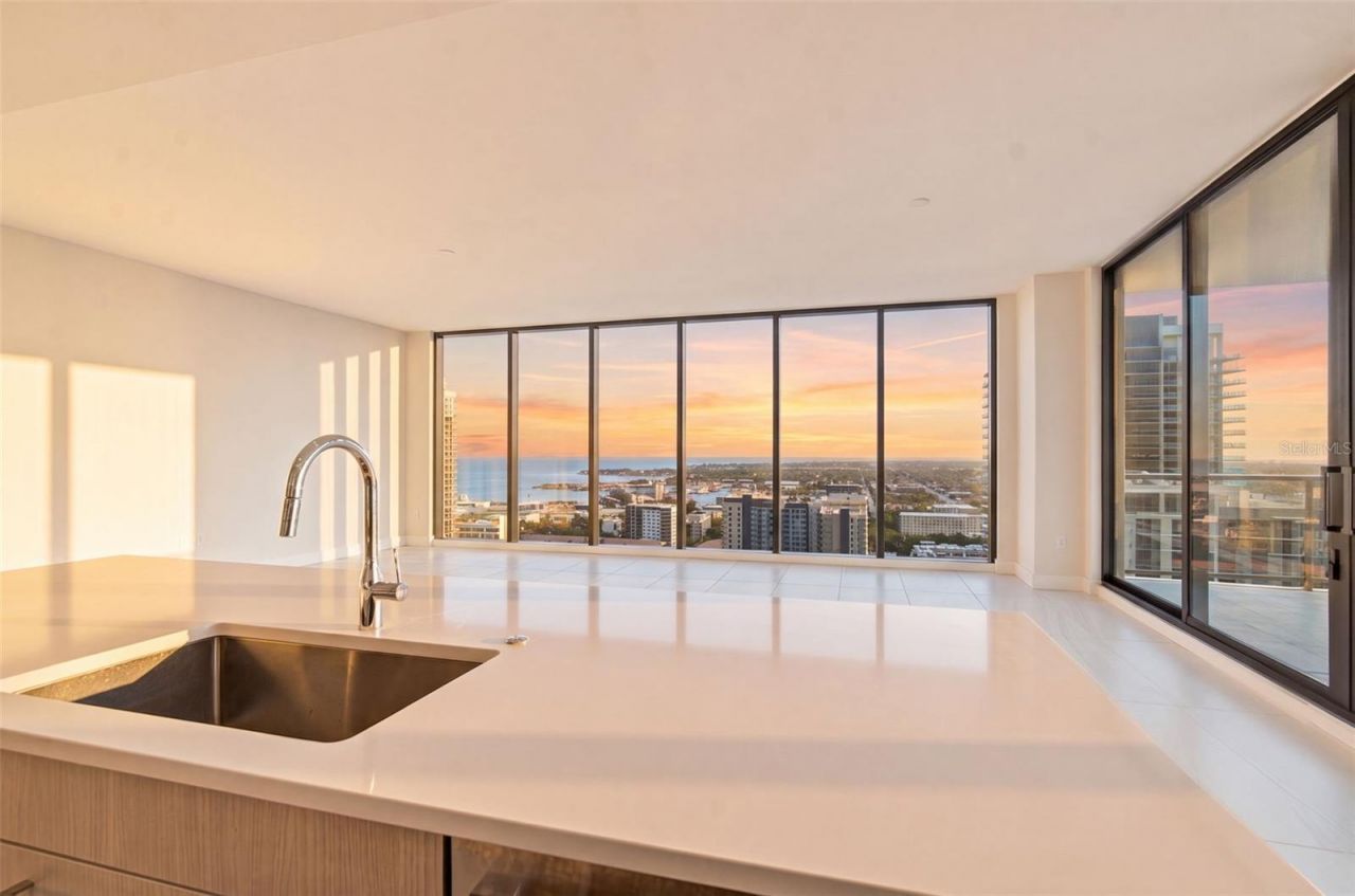275 1st Ave South, Unit 2606, Saint Petersburg, FL 33701 Photo