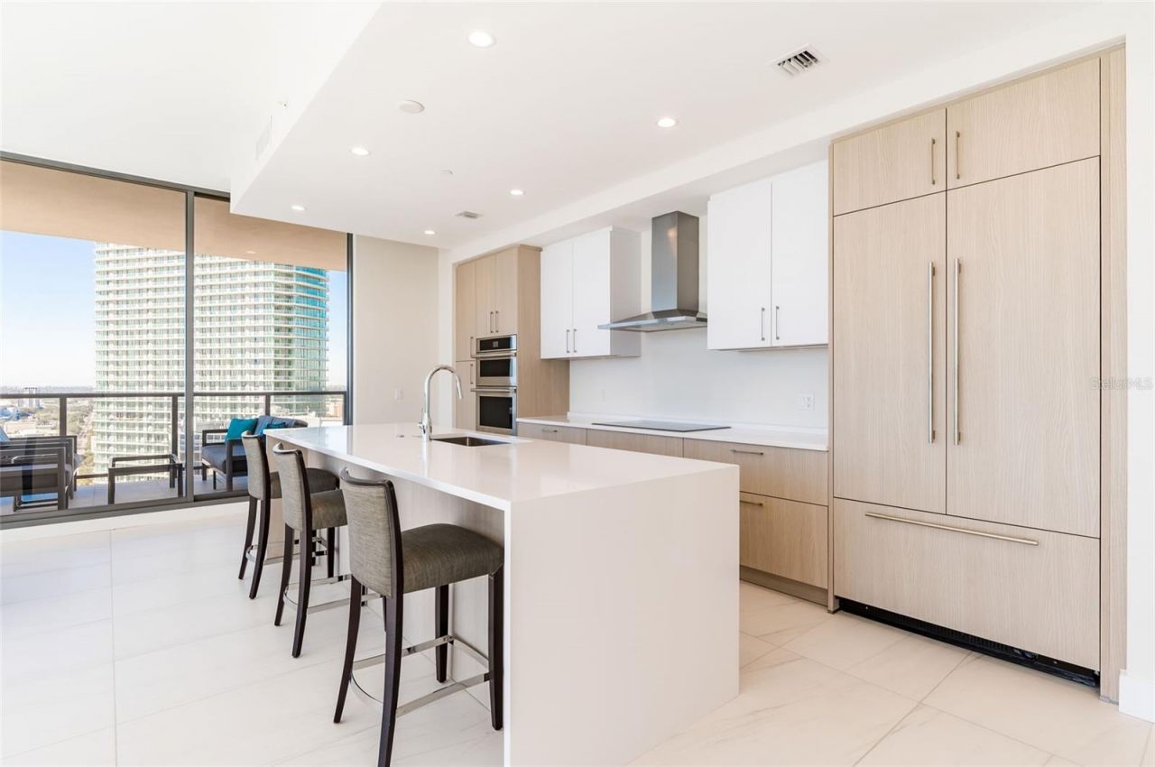 275 1st Ave South, Unit 2606, Saint Petersburg, FL 33701 Photo