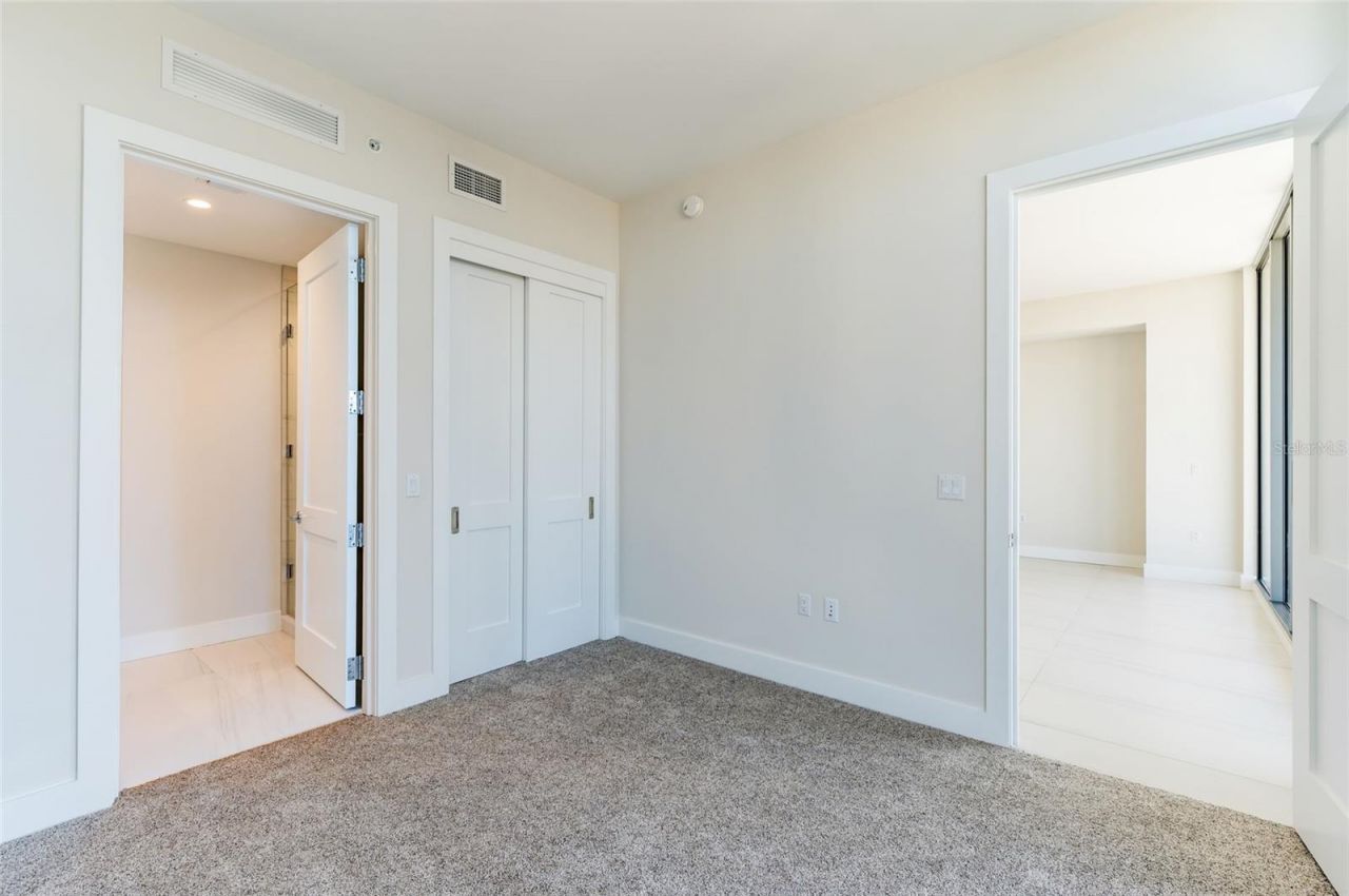 275 1st Avenue South, Unit 2208, Saint Petersburg, FL 33701 Photo