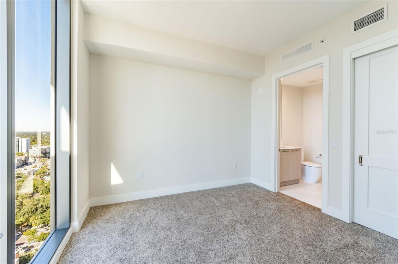 275 1st Avenue South, Unit 2208, Saint Petersburg, FL 33701 Photo