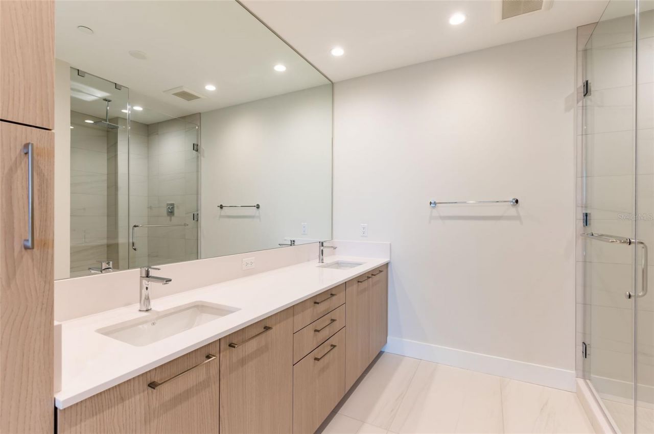 275 1st Avenue South, Unit 2208, Saint Petersburg, FL 33701 Photo