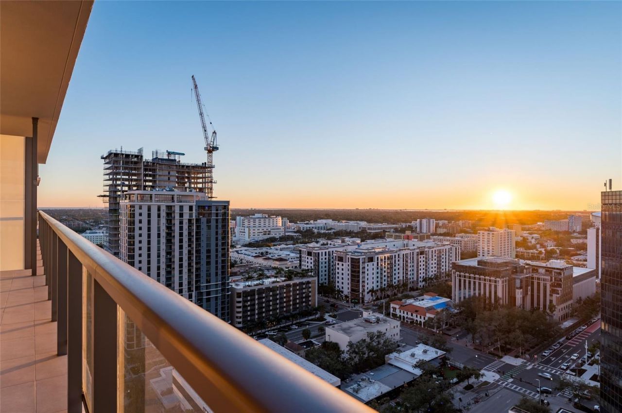 275 1st Avenue South, Unit 2208, Saint Petersburg, FL 33701 Photo