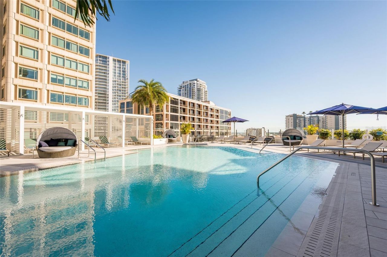 275 1st Avenue South, Unit 2208, Saint Petersburg, FL 33701 Photo