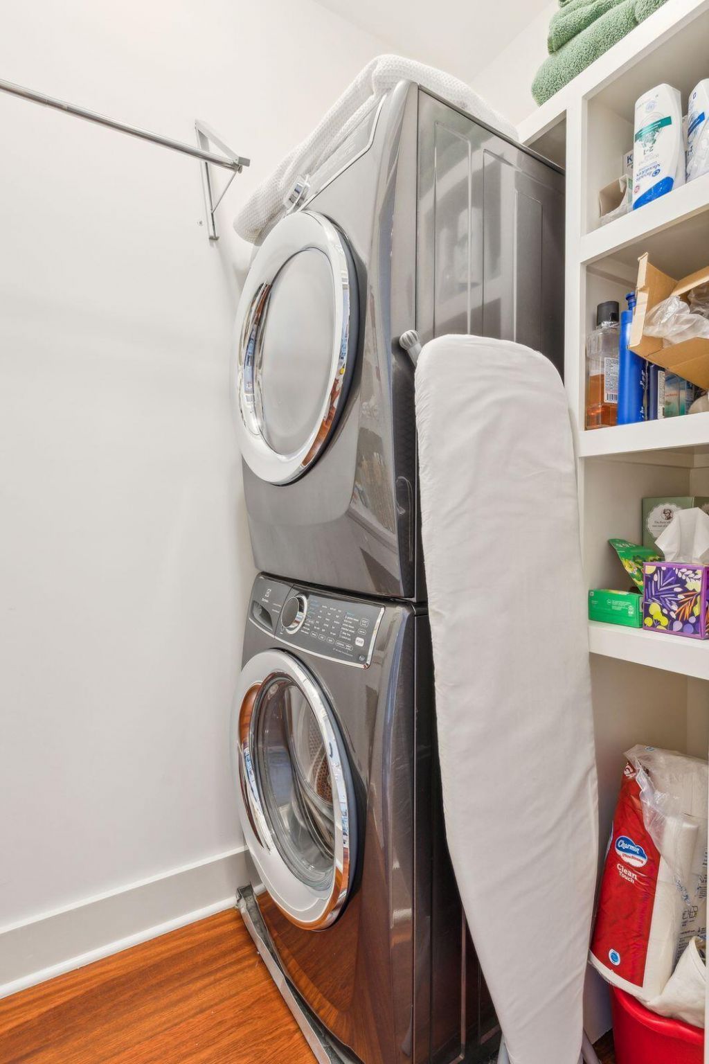 26 Mary Street Photo 45