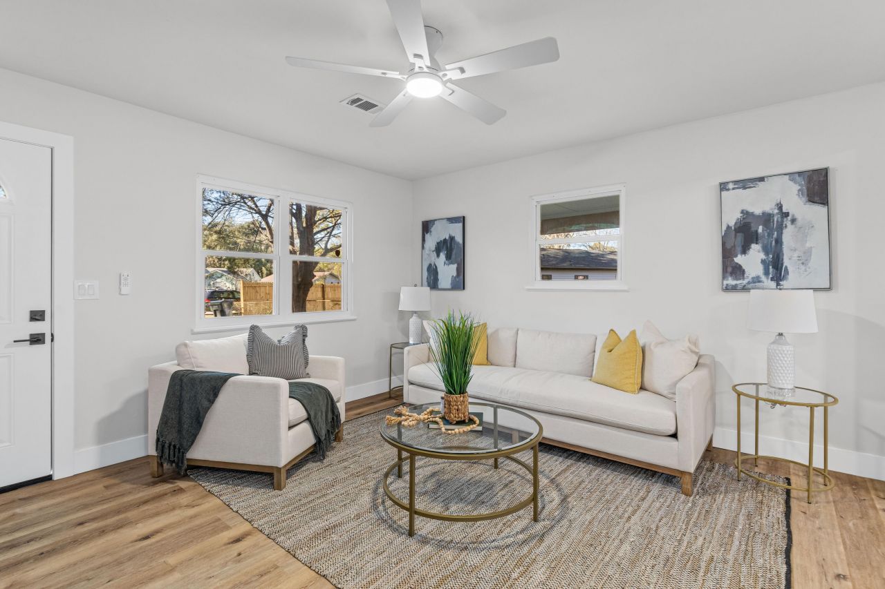 3585 Dunmovin Drive Photo 4