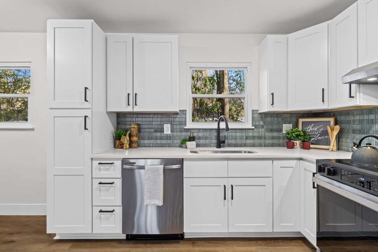 3585 Dunmovin Drive Photo 6