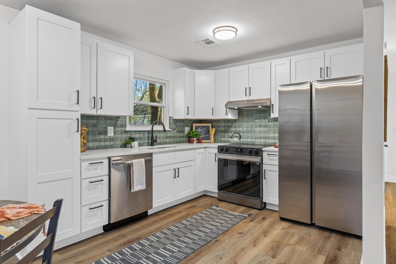 3585 Dunmovin Drive Photo 7