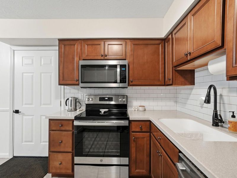 1350 Baja Lane, Unit 10, Columbus, OH 43204 Photo 14