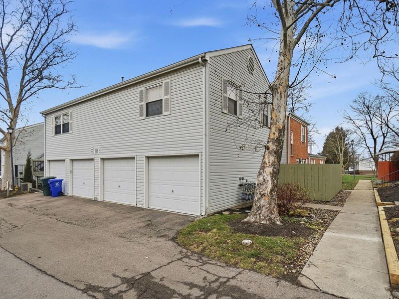 1350 Baja Lane, Unit 10, Columbus, OH 43204 Photo 2