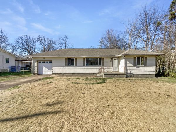 4 Shelby Street, Fort Oglethorpe, GA 30742